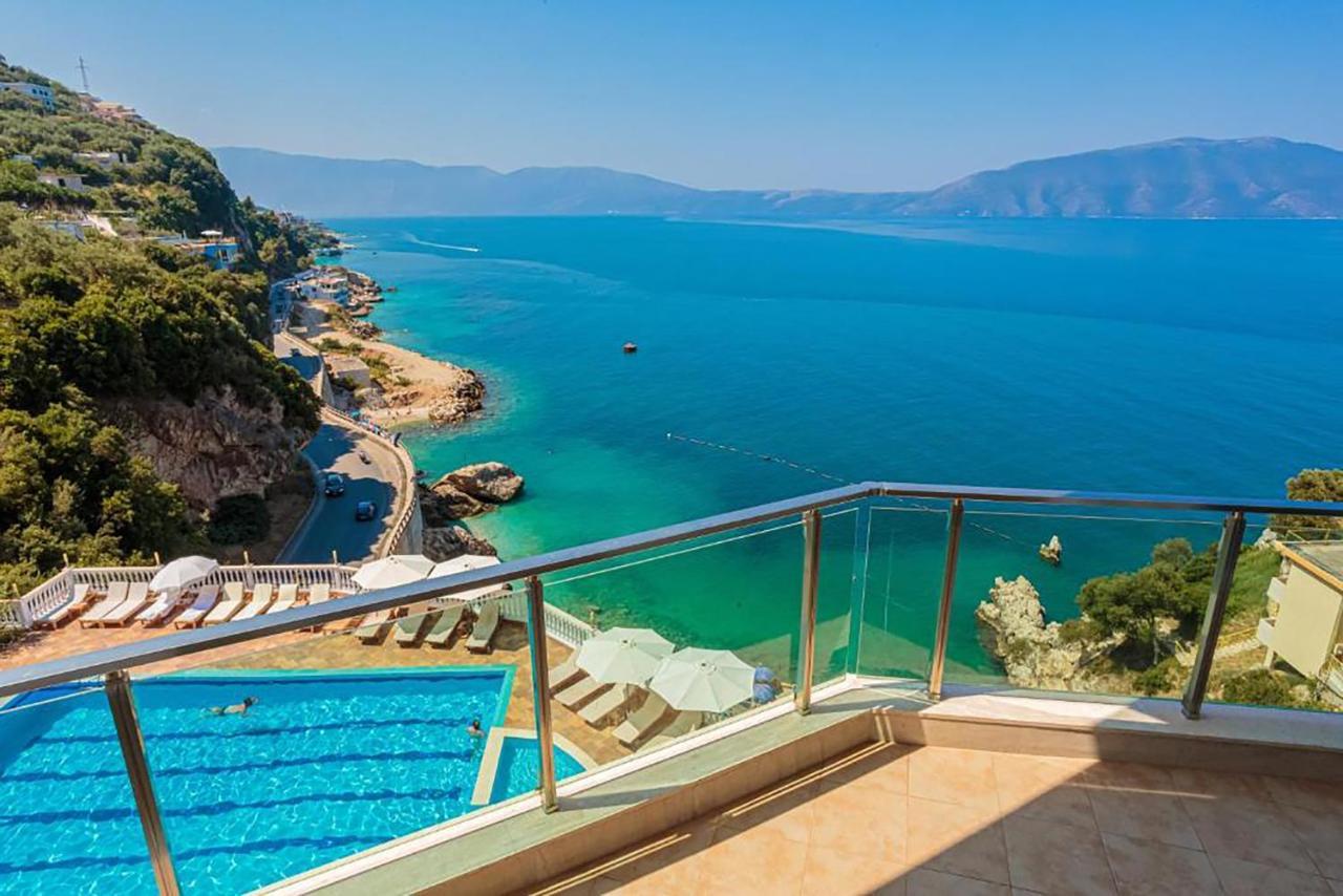 Toto Hotel & Apartments Radhime Bagian luar foto