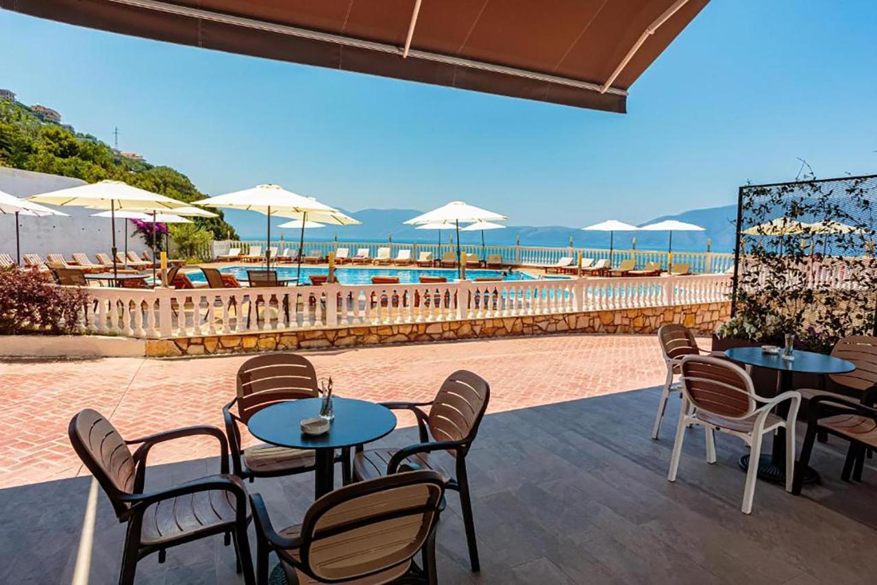 Toto Hotel & Apartments Radhime Bagian luar foto