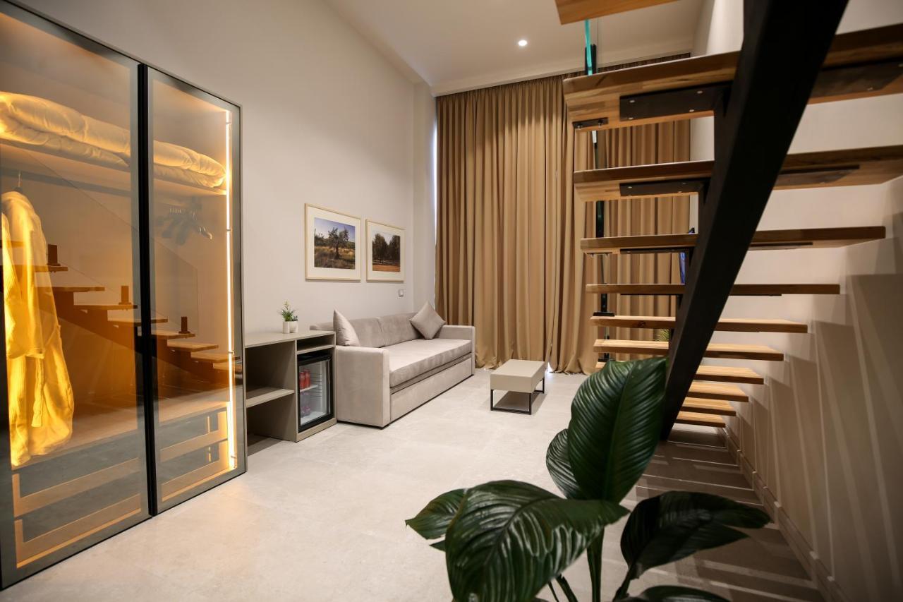 Toto Hotel & Apartments Radhime Bagian luar foto