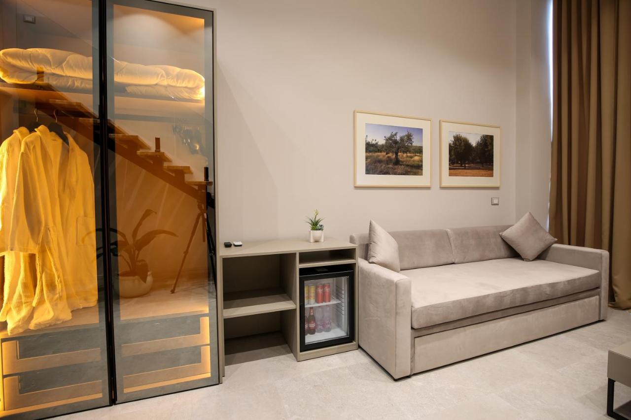 Toto Hotel & Apartments Radhime Bagian luar foto