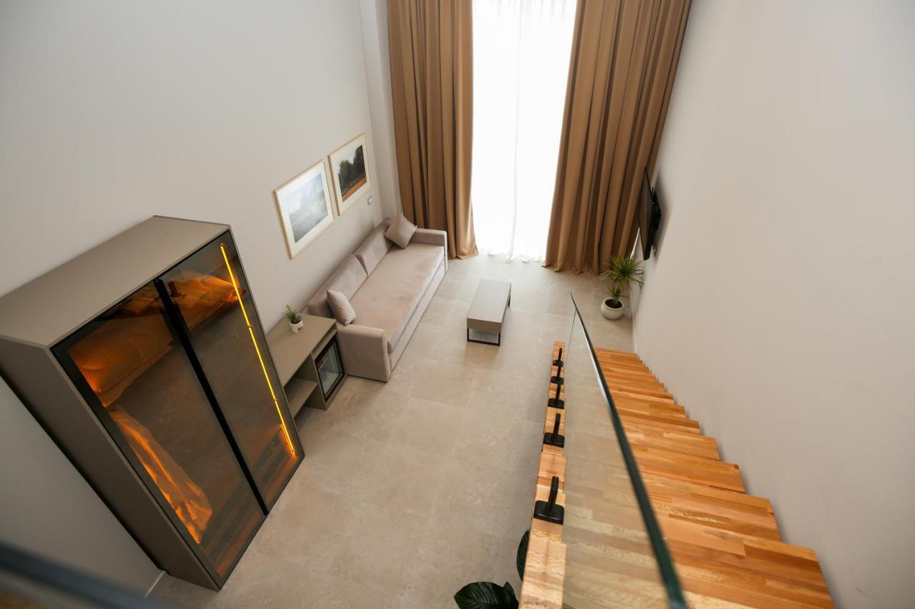 Toto Hotel & Apartments Radhime Bagian luar foto