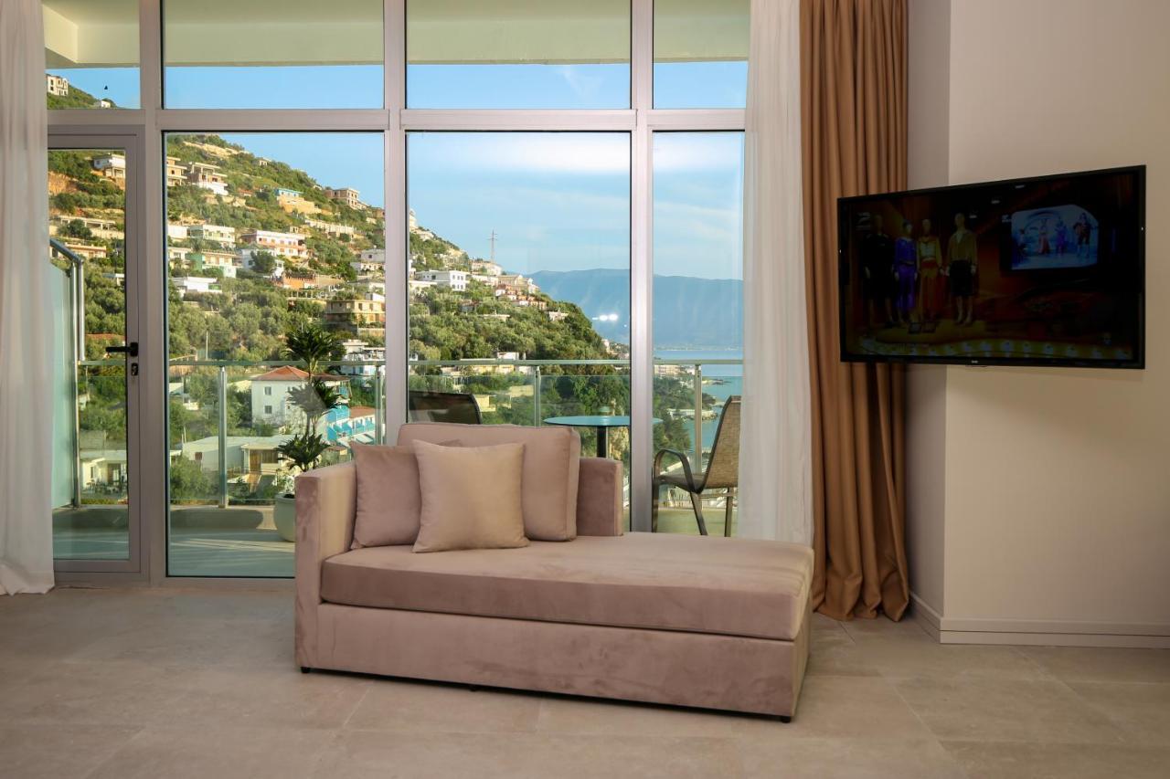 Toto Hotel & Apartments Radhime Bagian luar foto