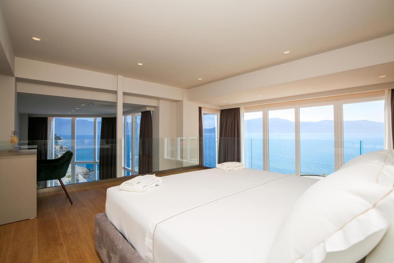 Toto Hotel & Apartments Radhime Bagian luar foto