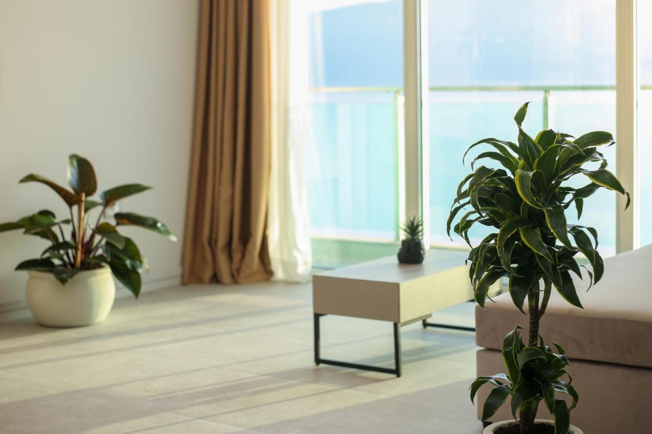 Toto Hotel & Apartments Radhime Bagian luar foto
