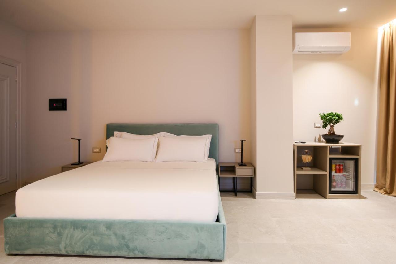 Toto Hotel & Apartments Radhime Bagian luar foto