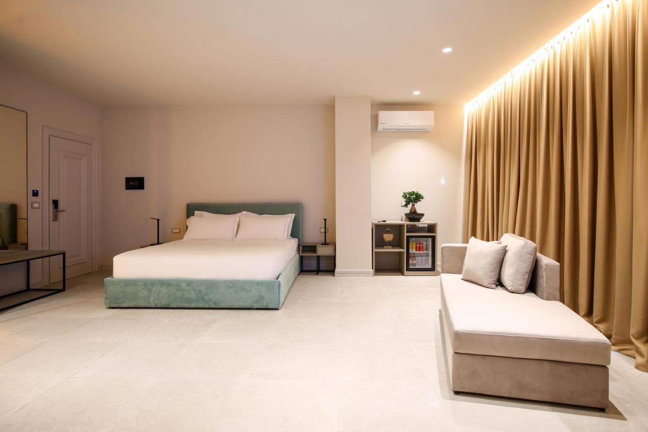 Toto Hotel & Apartments Radhime Bagian luar foto