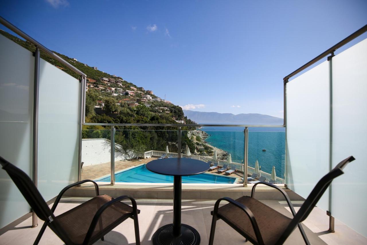 Toto Hotel & Apartments Radhime Bagian luar foto