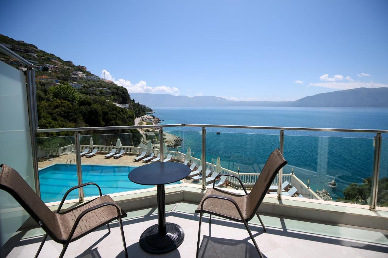 Toto Hotel & Apartments Radhime Bagian luar foto