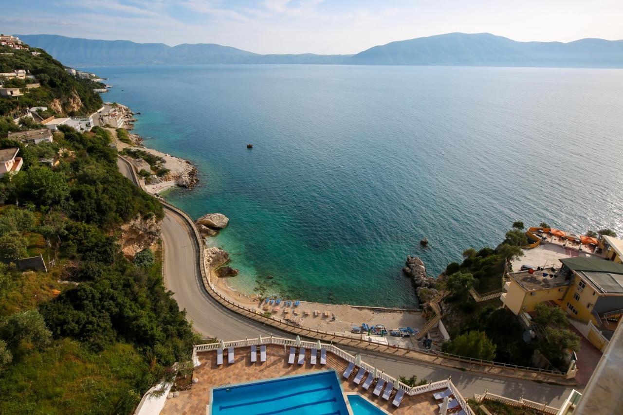 Toto Hotel & Apartments Radhime Bagian luar foto