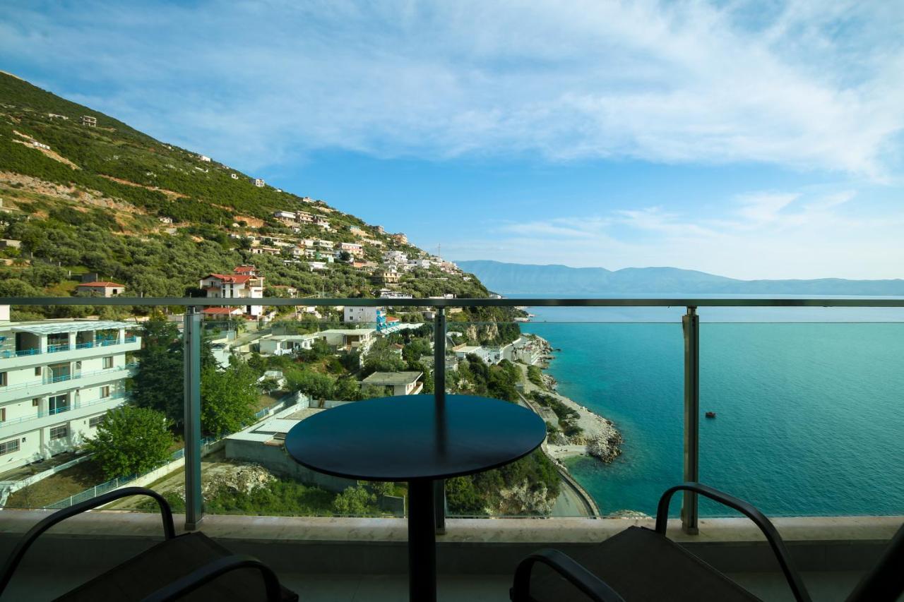 Toto Hotel & Apartments Radhime Bagian luar foto