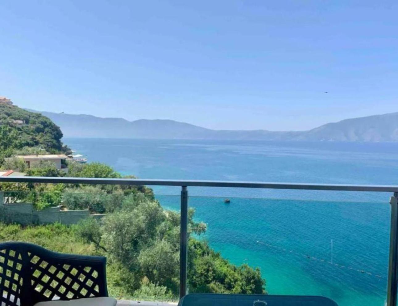 Toto Hotel & Apartments Radhime Bagian luar foto