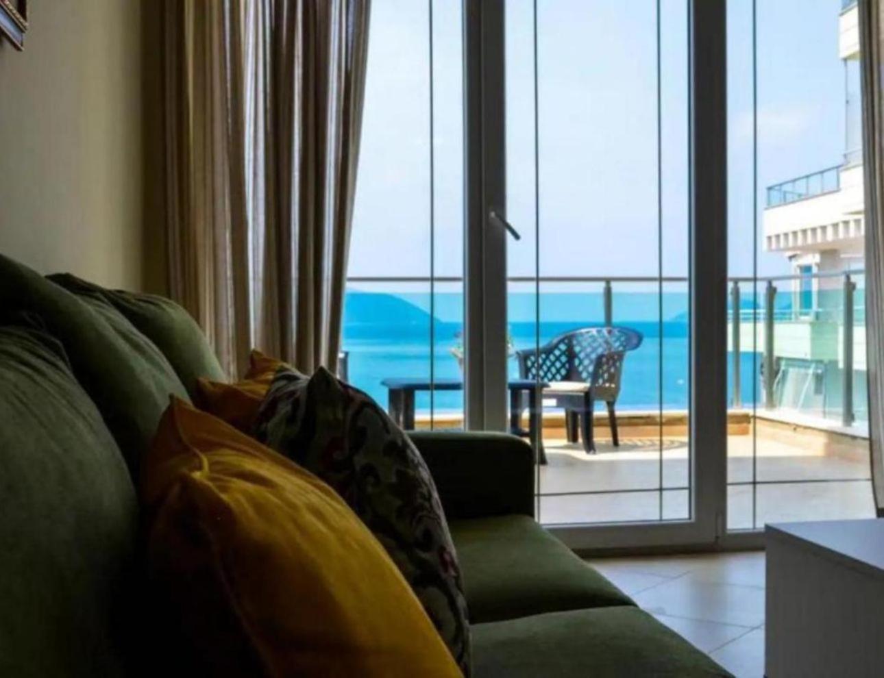 Toto Hotel & Apartments Radhime Bagian luar foto