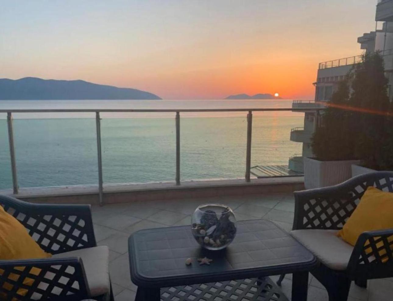 Toto Hotel & Apartments Radhime Bagian luar foto