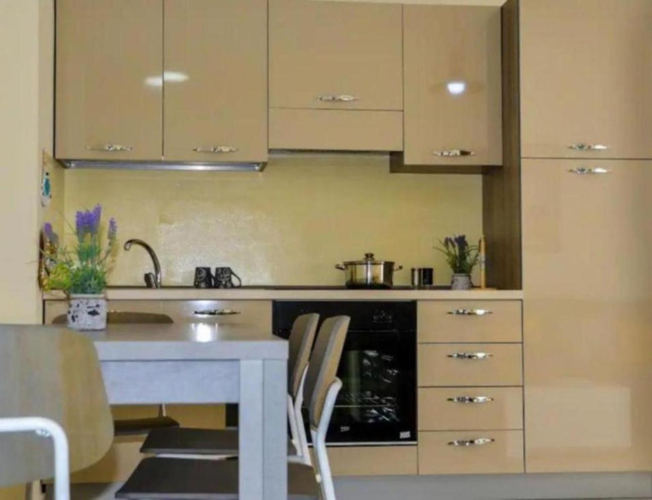Toto Hotel & Apartments Radhime Bagian luar foto