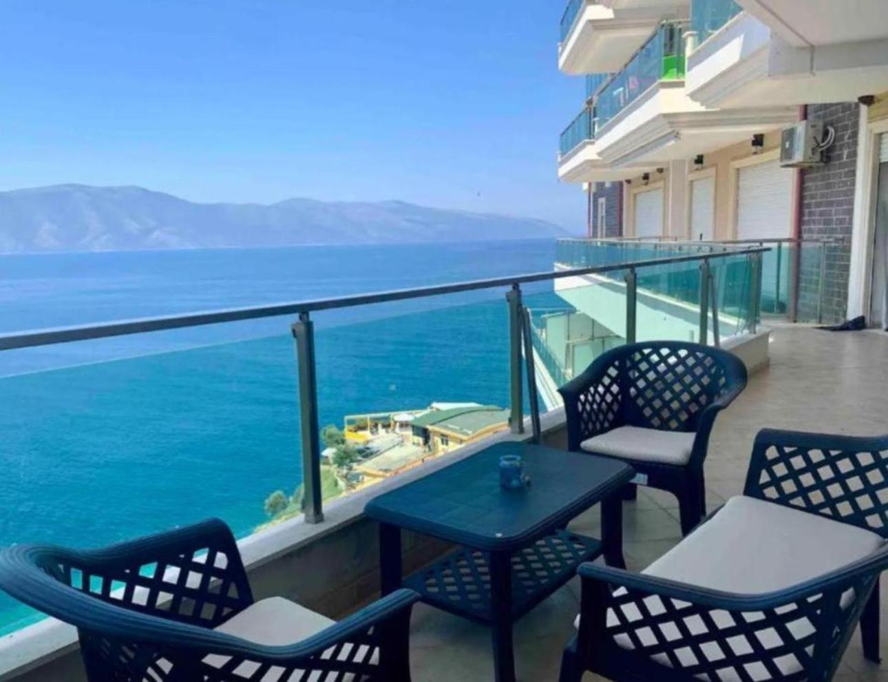 Toto Hotel & Apartments Radhime Bagian luar foto