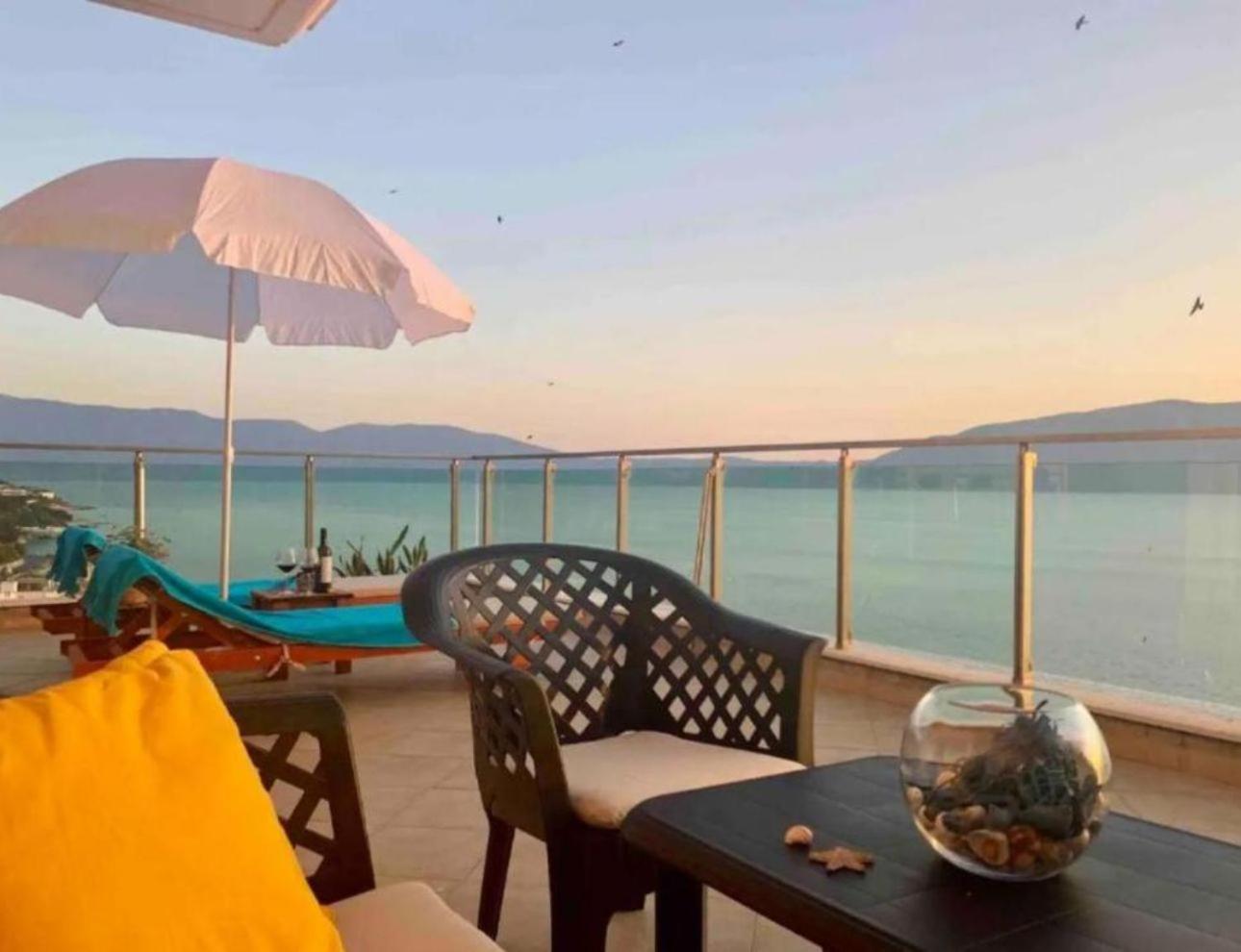 Toto Hotel & Apartments Radhime Bagian luar foto
