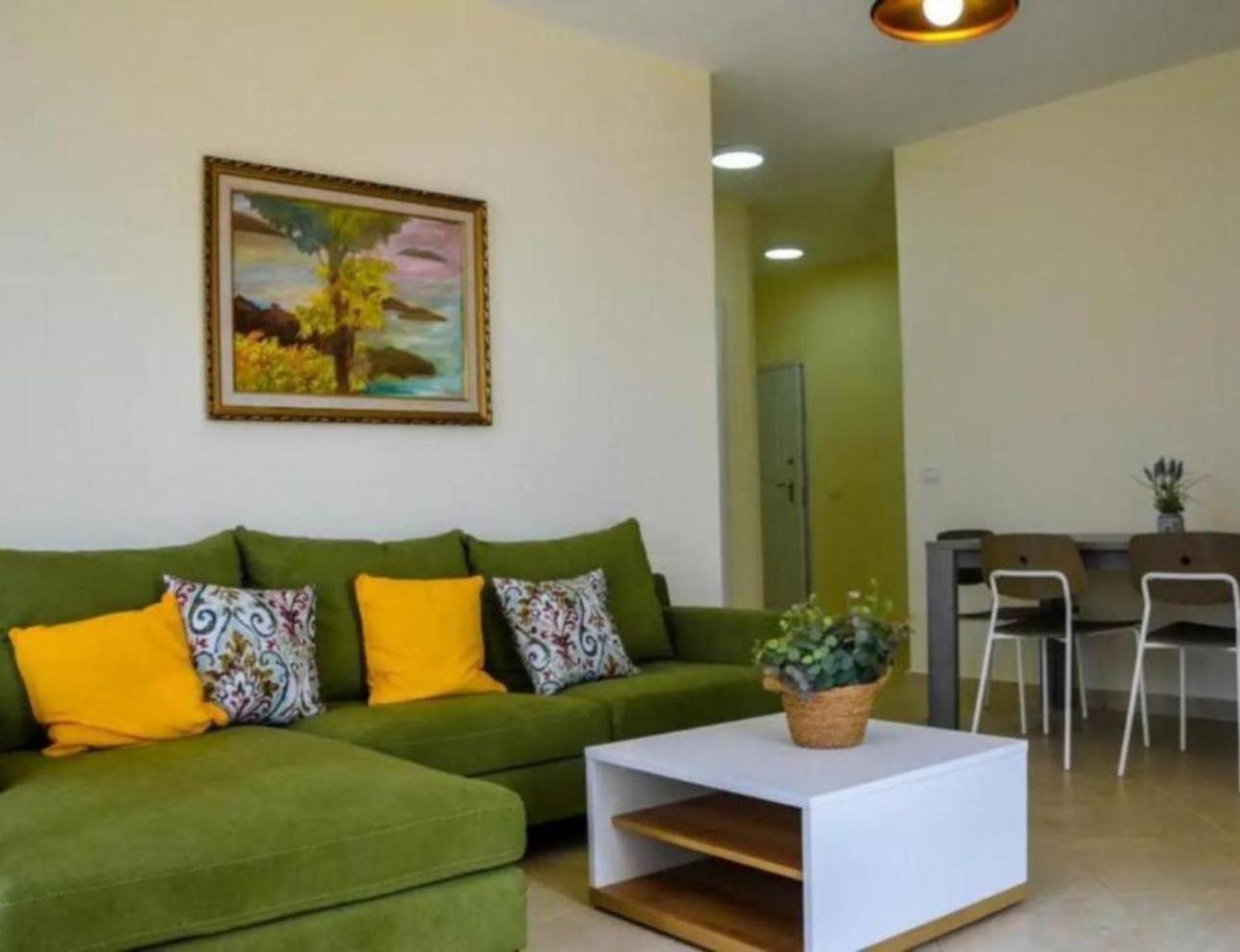Toto Hotel & Apartments Radhime Bagian luar foto
